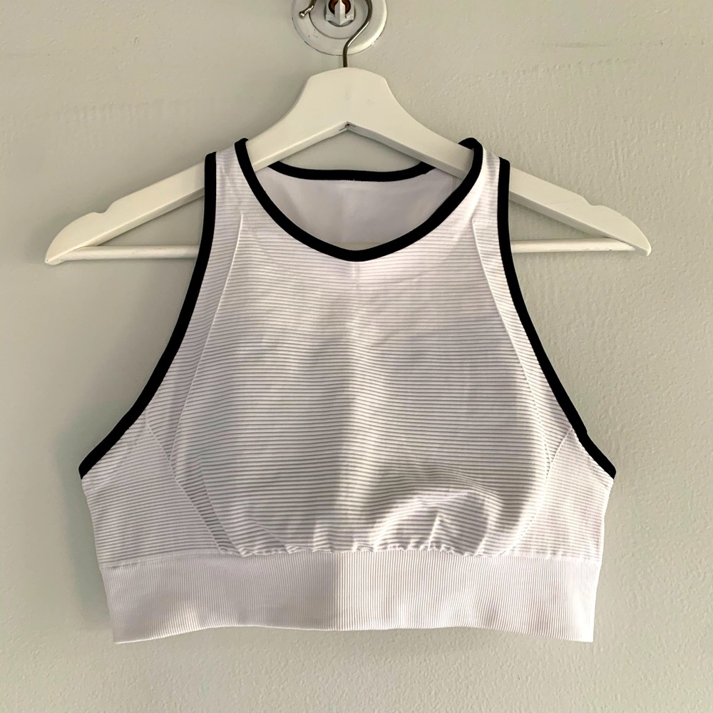 Lululemon black & white sports bra